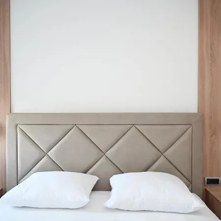 Vera 8 Aparthotel *