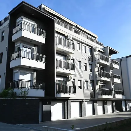 Vera 8 Aparthotel